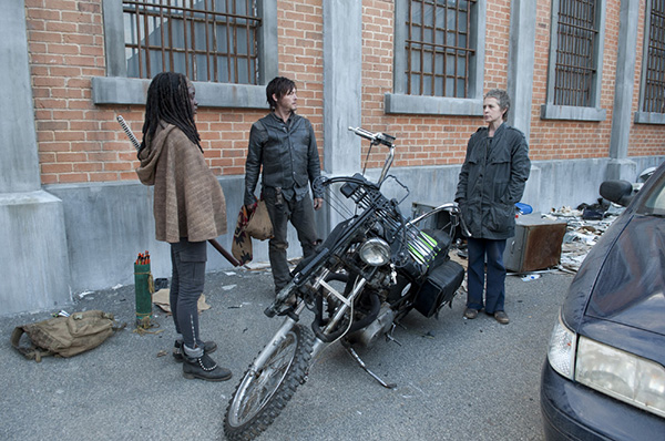 Walking-Dead-316-2-Group