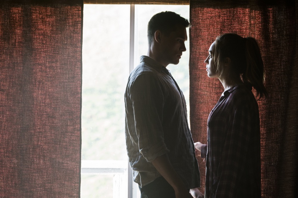 Alycia Debnam-Carey as Alicia Clark, Sam Underwood as Jake Otto - Fear the Walking Dead _ Season 3, Episode 5 - Photo Credit: Richard Foreman, Jr/AMC