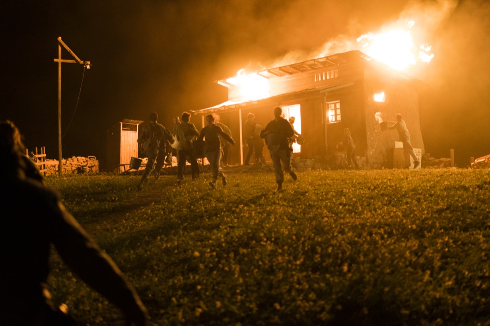 Adobe House - Fear the Walking Dead _ Season 3, Episode 5 - Photo Credit: Richard Foreman, Jr/AMC