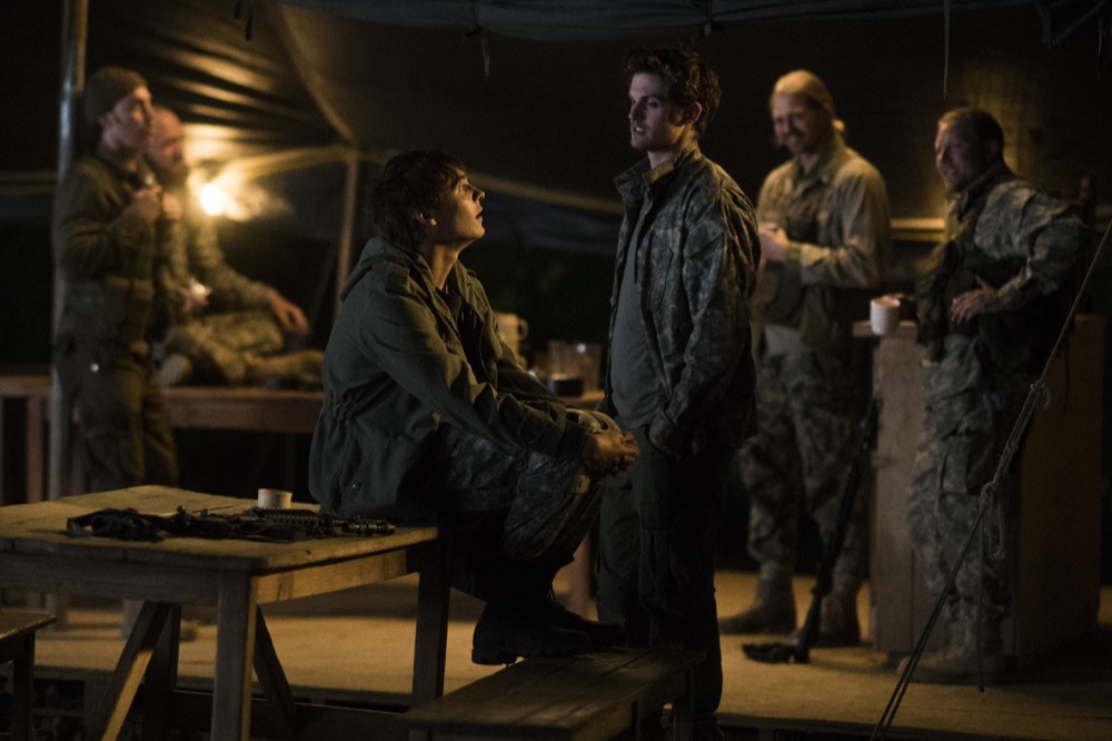 Frank Dillane as Nick Clark, Daniel Sharman as Troy Otto - Fear the Walking Dead _ Season 3, Episode 7 - Photo Credit: Richard Foreman, Jr/AMC