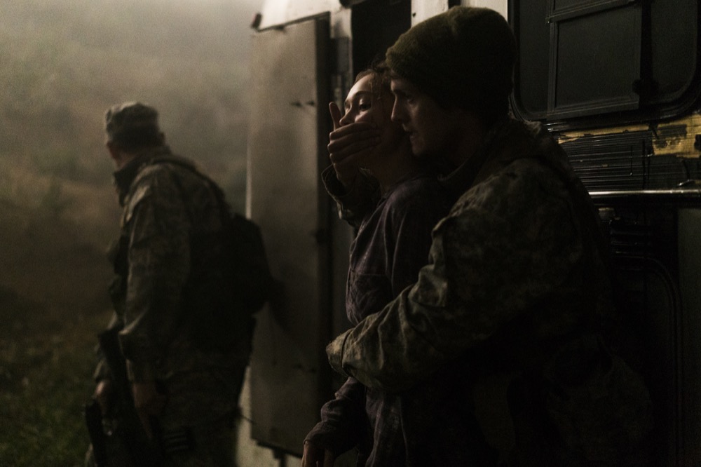 Alycia Debnam-Carey as Alicia Clark, Daniel Sharman as Troy Otto - Fear the Walking Dead _ Season 3, Episode 7 - Photo Credit: Richard Foreman, Jr/AMC