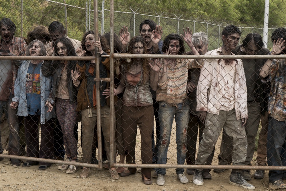 The infected - Fear the Walking Dead _ Season 3, Episode 11 - Photo Credit: Richard Foreman, Jr/AMC