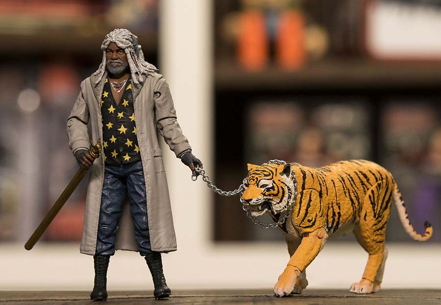 Skybound Walking Dead Ezekiel Figure (Colour Variant)