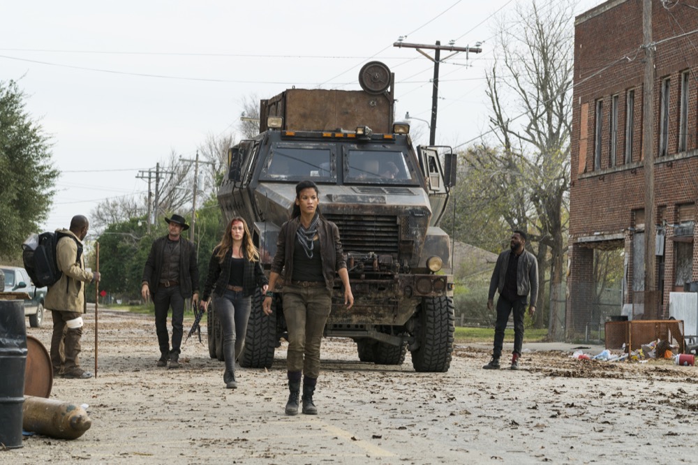 Lennie James as Morgan Jones, Danay Garcia as Luciana, Alycia Debnam-Carey as Alicia Clark, Garret Dillahunt as John Dorie, Colman Domingo as Victor Strand - Fear the Walking Dead _ Season 4, Episode 3 - Photo Credit: Richard Foreman, Jr/AMC