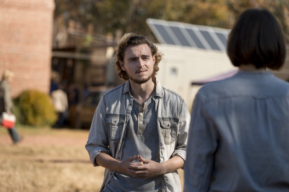 Callan McAuliffe as Alden, Lauren Cohan as Maggie Rhee - The Walking Dead _ Season 8, Episode 16 - Photo Credit: Gene Page/AMC