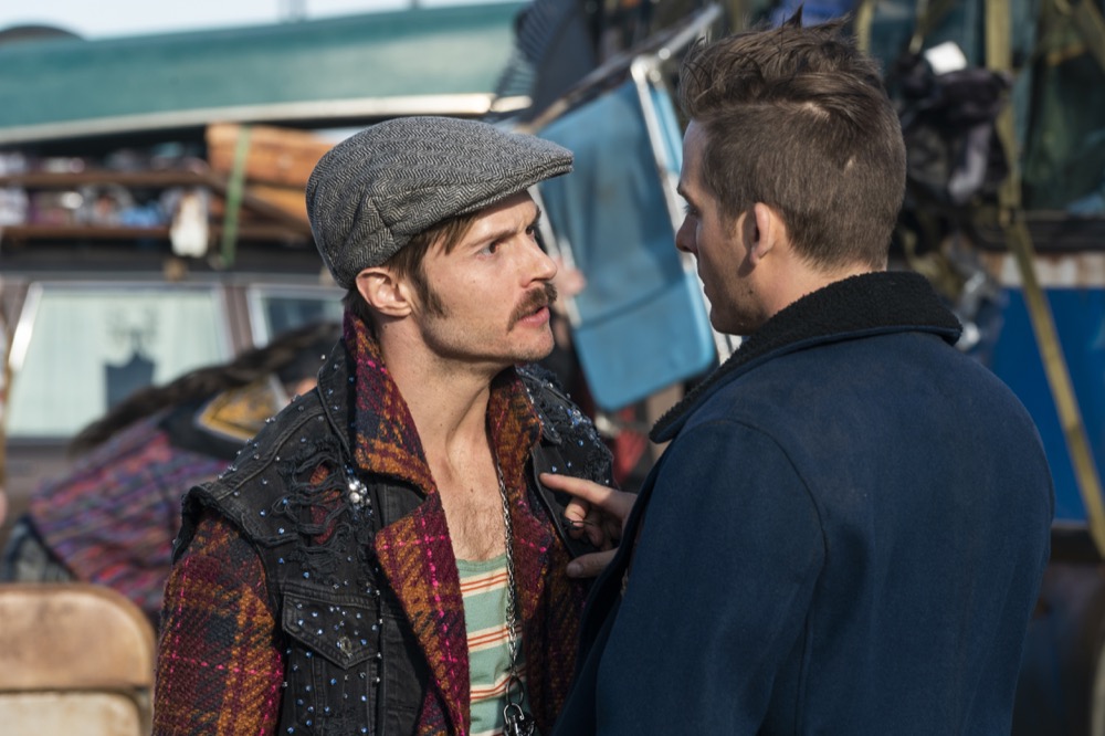 Evan Gamble as Ennis, Kevin Zegers as Mel - Fear the Walking Dead _ Season 4, Episode 6 - Photo Credit: Richard Foreman, Jr/AMC