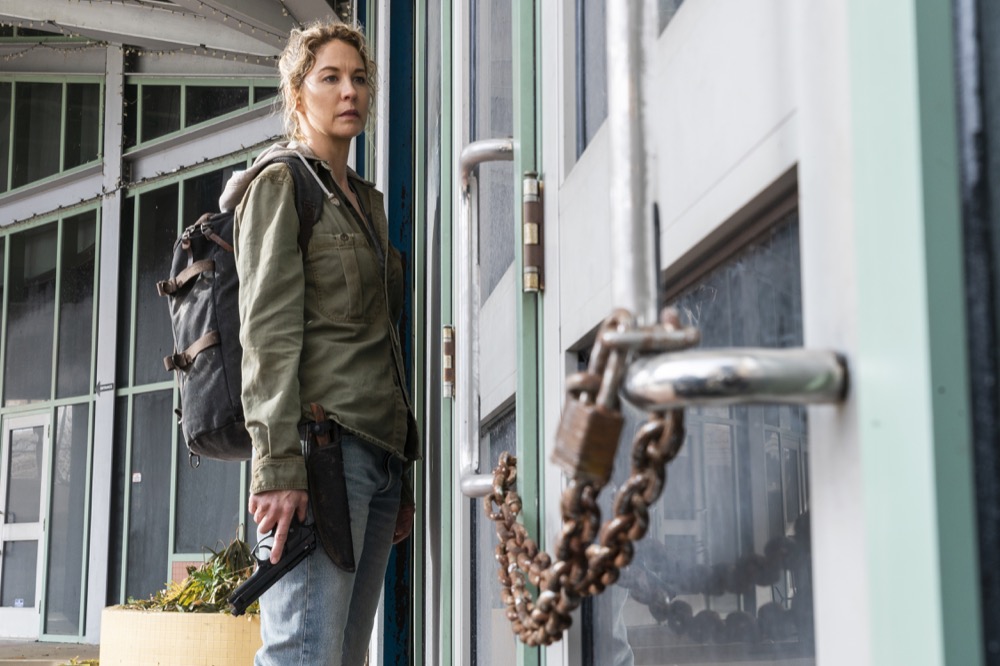 Jenna Elfman as Naomi - Fear the Walking Dead _ Season 4, Episode 6 - Photo Credit: Richard Foreman, Jr/AMC