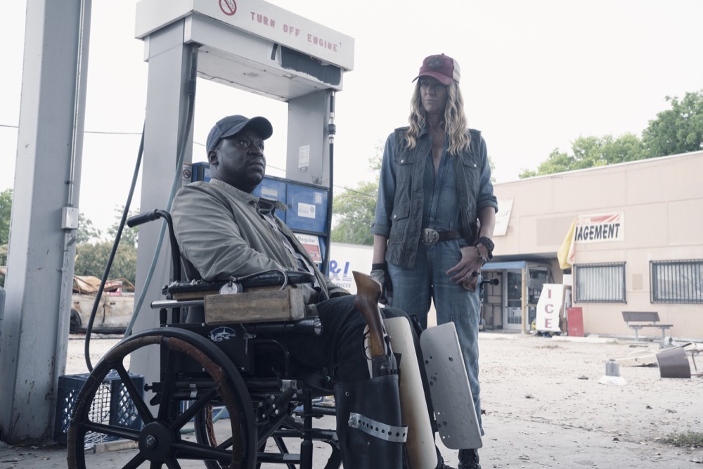 Daryl Mitchell as Wendell, Mo Collins as Sarah - Fear the Walking Dead _ Season 4, Episode 11 - Photo Credit: Ryan Green/AMC