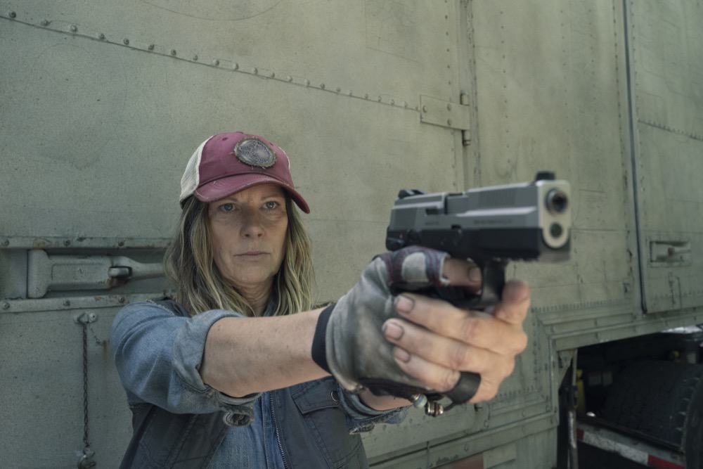 Mo Collins as Sarah - Fear the Walking Dead _ Season 4, Episode 11 - Photo Credit: Ryan Green/AMC