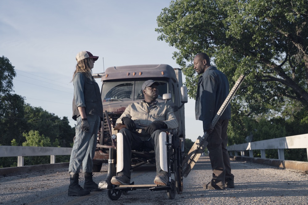 Mo Collins as Sarah, Daryl Mitchell as Wendell, Lennie James as Morgan Jones - Fear the Walking Dead _ Season 4, Episode 11 - Photo Credit: Ryan Green/AMC