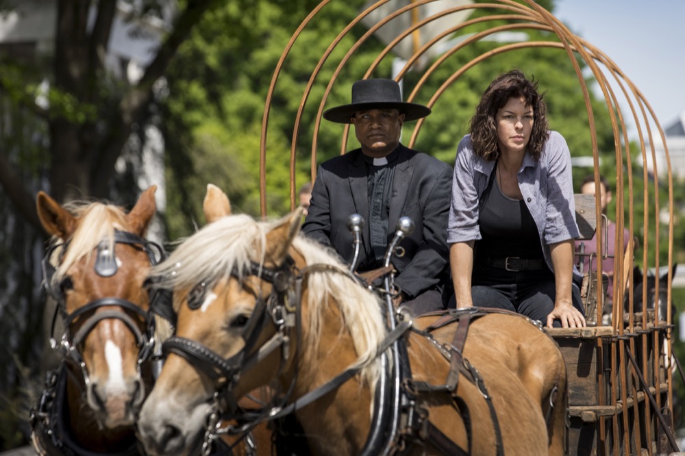 Seth Gilliam as Father Gabriel Stokes, Pollyanna McIntosh as Jadis/Anne  - The Walking Dead _ Season 9, Episode 1 - Photo Credit: Jackson Lee Davis/AMC