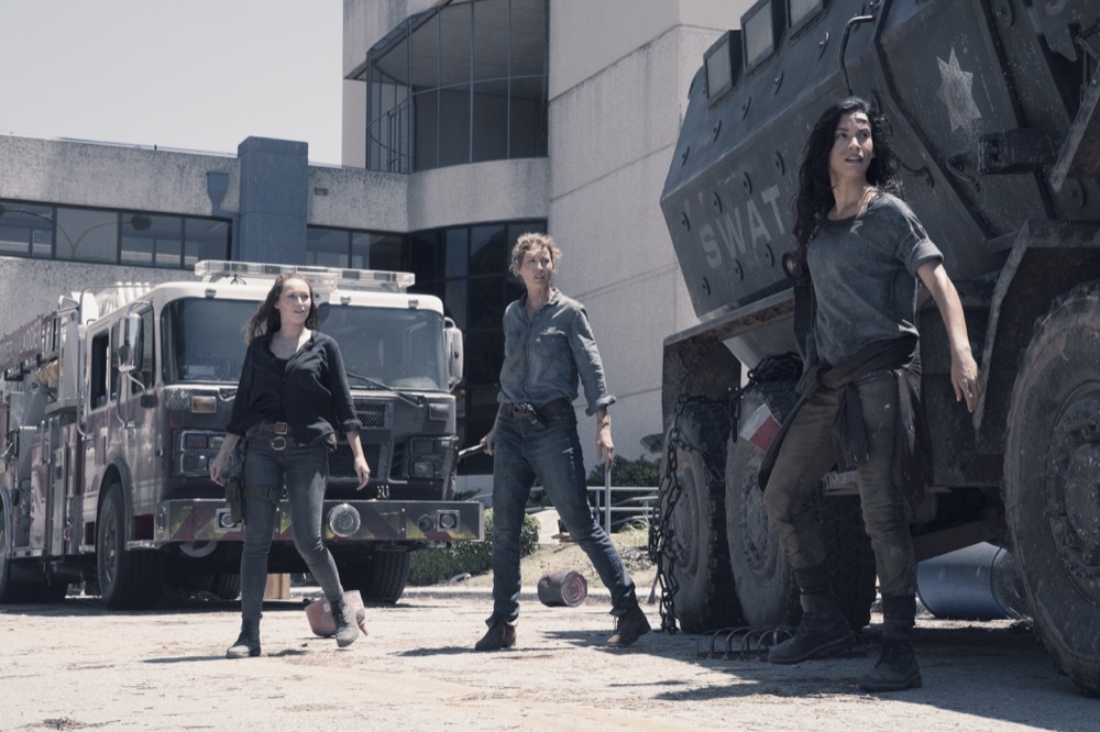 Alycia Debnam-Carey as Alicia Clark, Jenna Elfman as June, Danay Garcia as Luciana - Fear the Walking Dead _ Season 4, Episode 15 - Photo Credit: Ryan Green/AMC