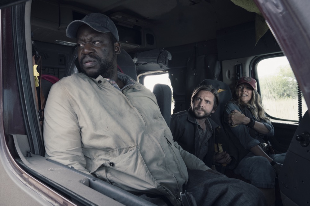  Daryl "Chill' Mitchell as Wendell, Aaron Stanford as Jim, Mo Collins as Sarah  - Fear the Walking Dead _ Season 4, Episode 14 - Photo Credit: Ryan Green/AMC