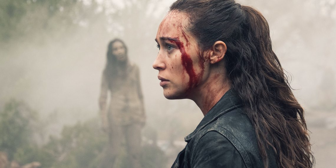 Alicia Fights Off Walkers With A Propeller In Fear the Walking Dead Clip