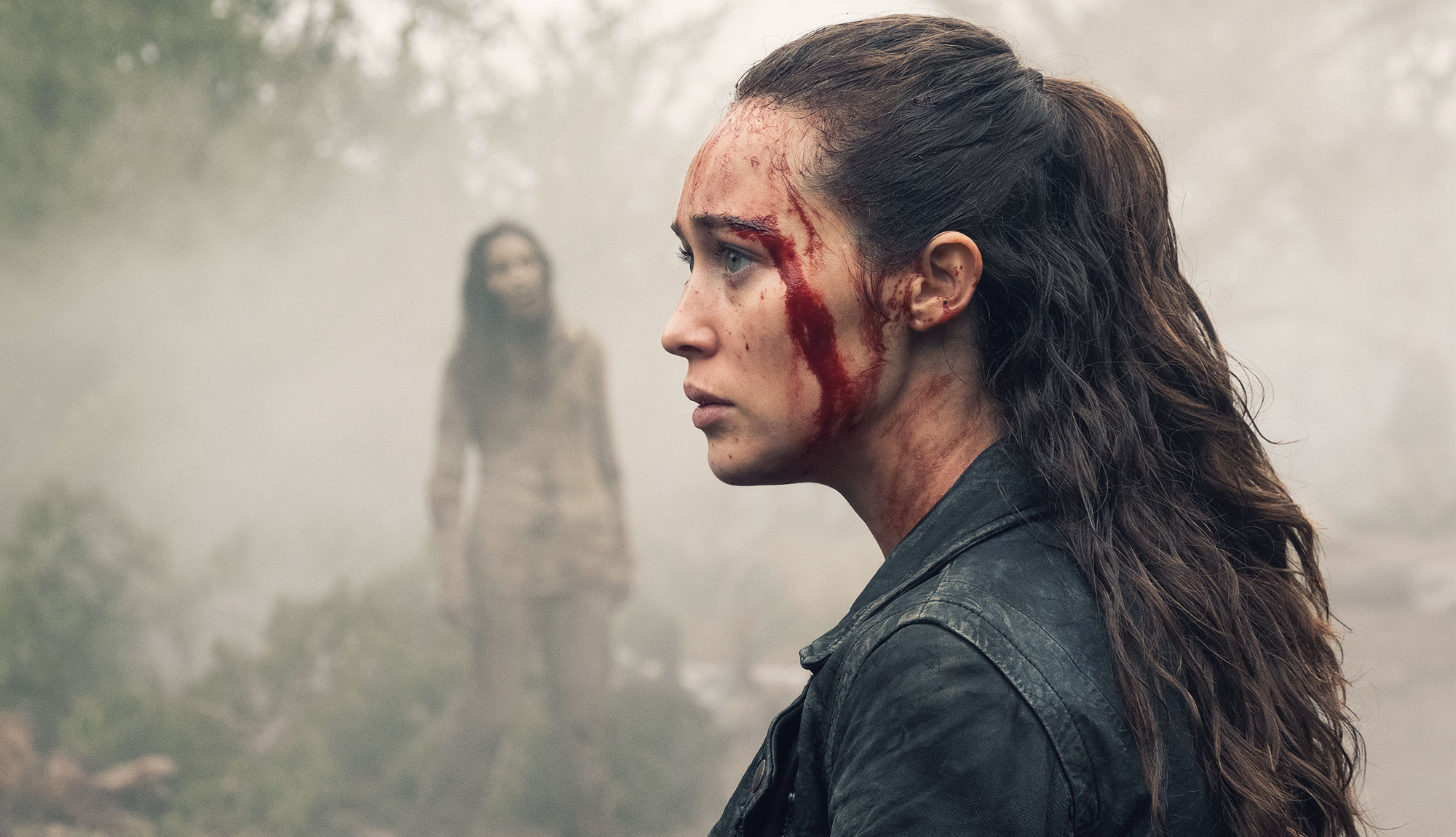 Alicia Fights Off Walkers With A Propeller In Fear the Walking Dead Clip