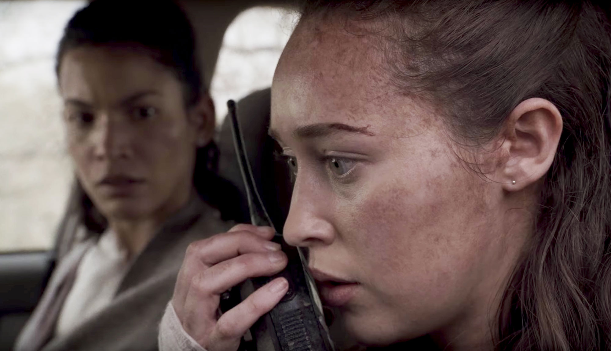 Alicia Makes Contact With Annie In Fear the Walking Dead Clip