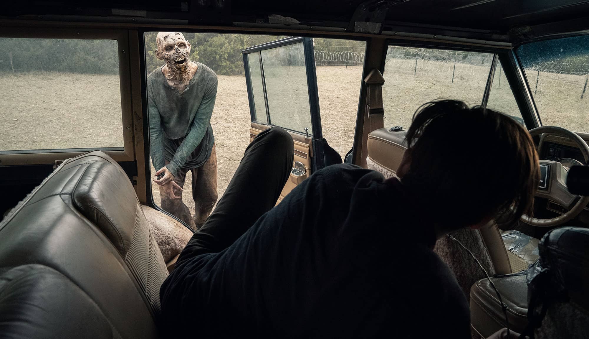 Althea Fights Off A Walker In Fear the Walking Dead Episode 505 Clip