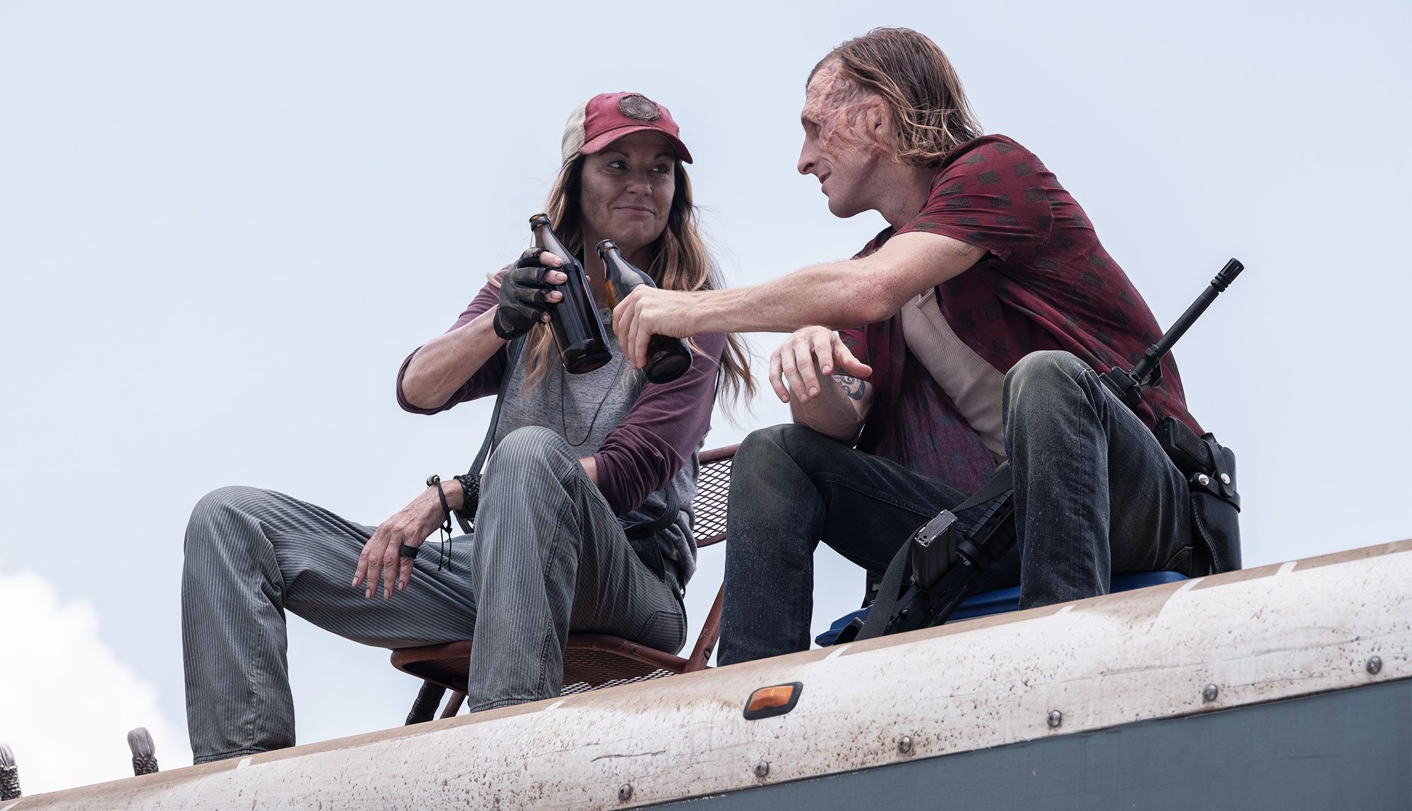 Sarah & Dwight Share A Beer In Fear the Walking Dead Episode 512 Pics