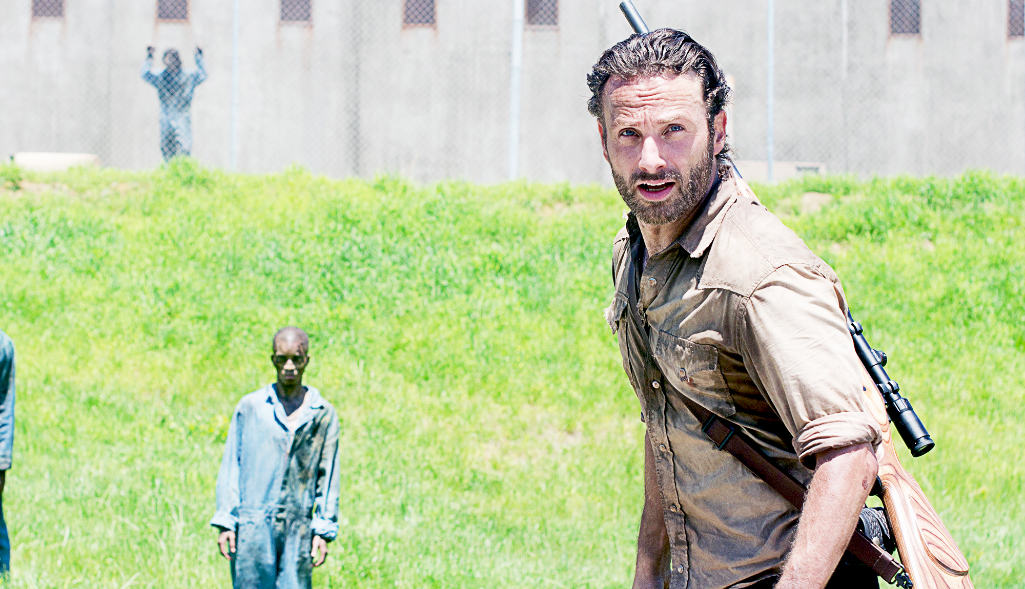 Rick and His Group Take The Prison in The Walking Dead 3×01