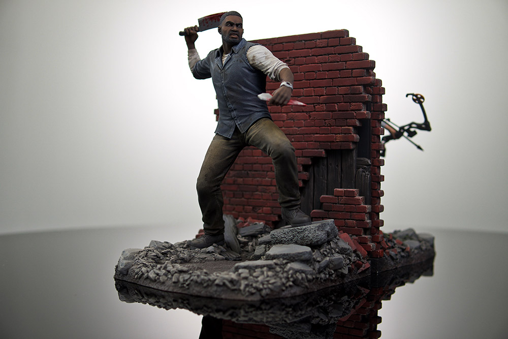 we showed you the prototype for the Lee and Clementine statue inspired by T...