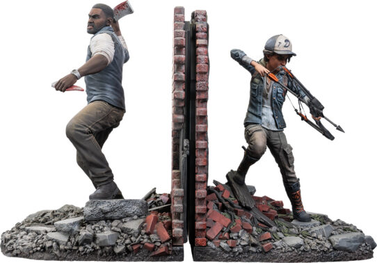 Lee and Clem Statue